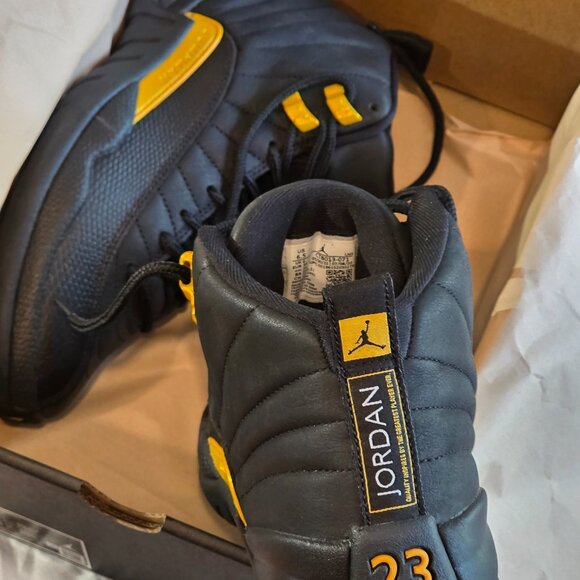 Nike Air Jordan 12 Retro Shoes in Black and Taxi Colorway (Size 6.5 Mens) - Picture 5 of 10